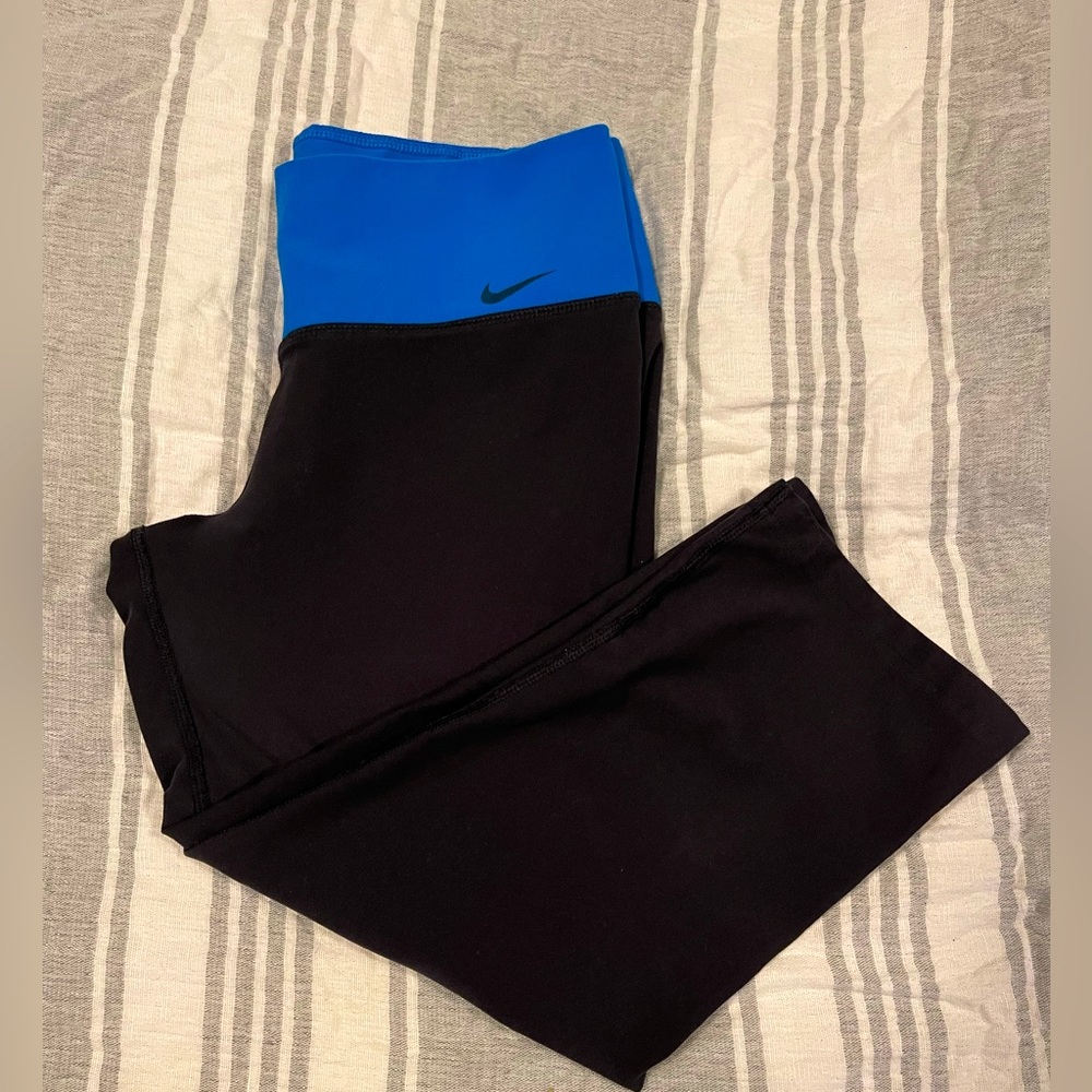 Women’s Nike Dri-Fit Capri Leggings Size S